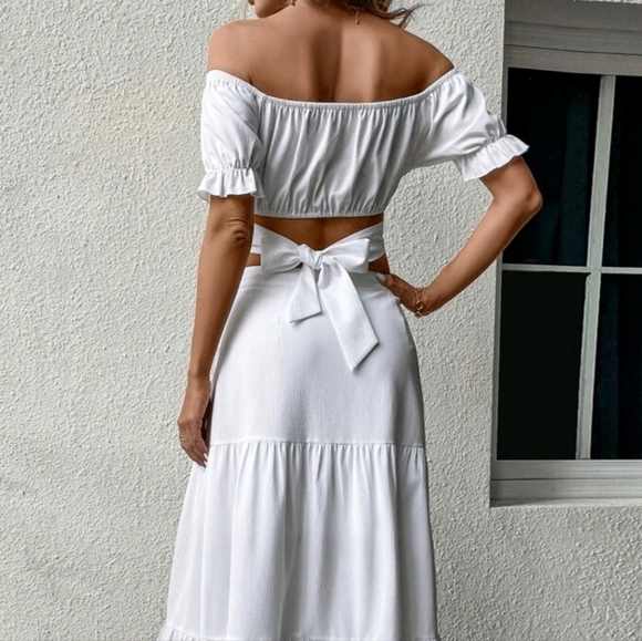 Neck tie back top - Picture 2 of 5